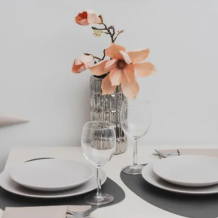 Blue Studio In With Desk And Free Access To The Gym By Renters Gdańsk